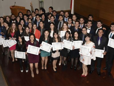 La generación 2016 de kinesiólogos de la Universidad de Chile