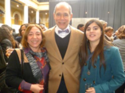 Dr. Juan Cortés, junto a la Dra. Ana Luisa Silva y a la Dra. Scarlett Mac Ginty