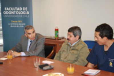 Ricardo López, Gerente General,  y Jaime Andrade, Gerente de Asuntos Externos de Minera Cooper y Dr. Rommel Johnson