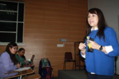 Dra. Ximena Lee Muñoz, académica del Departamento de Prótesis  y Directora de Educación de la Facultad de Odontología