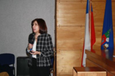 Dra. Bernardita Zúñiga, durante su exposición