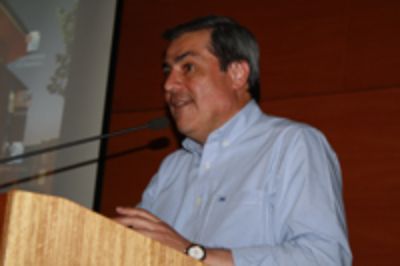 Decano de la Facultad de Odontología, Prof. Dr. Jorge Gamonal Aravena