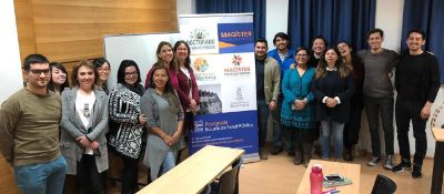 Alumnos del Magister en Salud Mental junto a la destacada académica española