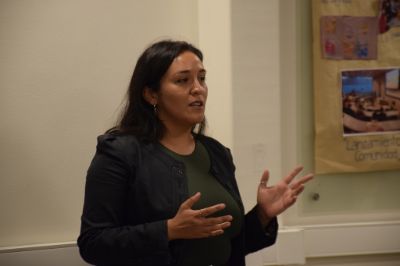 Marcela Campos, terapeuta ocupacional de la Unidad de Diversidad, Equidad e Inclusión de FCFM.