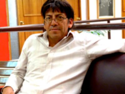 Prof. Héctor Morales del Depto. de Antropología de la U. de Chile