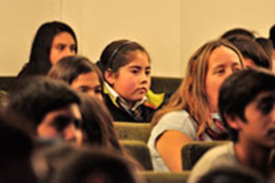 Estudiantes en el Teatro de la Universidad de Chile