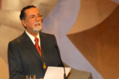 El saliente Rector Víctor Pérez Vera compartió los logros, satisfacciones y desafíos pendientes de su periodo.