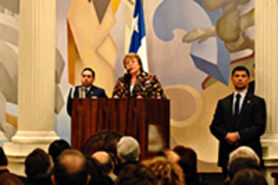 La Presidenta Michelle Bachelet, es también la Patrona de la U. de Chile.