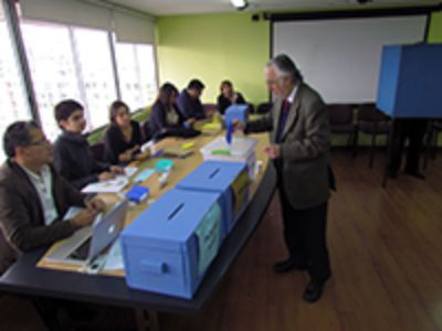 Elecciones de Senadores Universitarios en la Facultad de Economía y Negocios.  