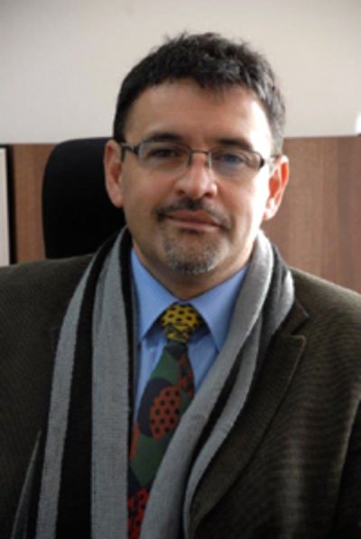 El Vicerrector de Investigación, Dr. Flavio Salazar
