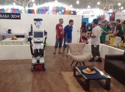 La RoboCup es una iniciativa internacional que promueve la investigación en robótica e inteligencia artificial, en sistemas multi-robot.