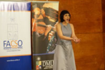 La segunda parte estuvo a cargo de la cátedra de canto de la profesora Patricia Cifuentes, con la interpretación de las sopranos Javiera Saavedra, Patricia Rojas y Valeria Severino.