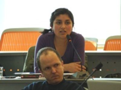 Senadora Camila Rojas, estudiante del Instituto de Asuntos Públicos y Senador Antonio Behn, académico de la Facultad de Ciencias.