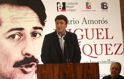 El autor del libro Mario Amorós, periodista español  y doctor en historia. 