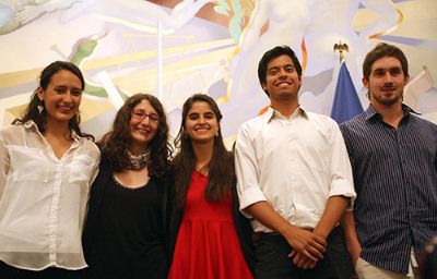 La Federación de Estudiantes de la Universidad de Chile (FECh) realizó la ceremonia de cambio de mando de su directiva 2014-2015 encabezada por Valentina Saavedra.