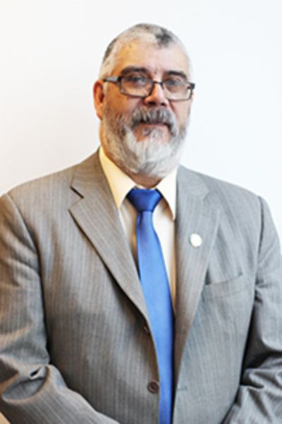 Senador Universitario Abraham Pizarro, funcionario de la Facultad de Economía y Negocios.