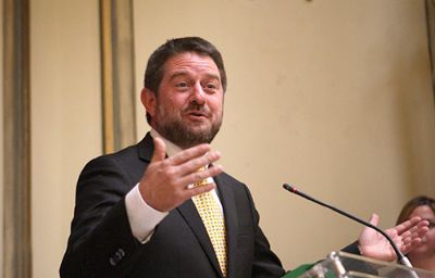 El Intendente de la Región Metropolitana, Claudio Orrego, subrayó el mérito de las homenajeadas. 