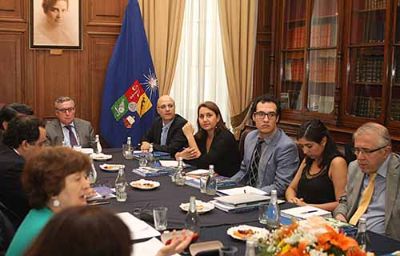 Este lunes 23 de marzo se realizó en Casa Central la reunión entre los miembros de la U. de Chile, y los representantes del Banco Mundial y el Ministerio de Educación.