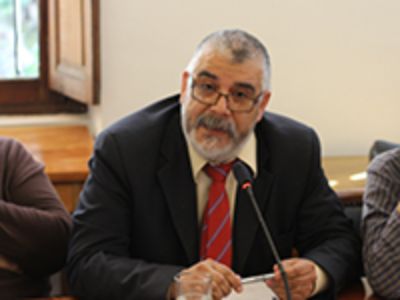 Frente a la situación de la VAEC, el Senador Abraham Pizarro planteó que "elaborar un presupuesto sin la presencia de actores que entienden las deficiencias de la Universidad aumenta las inequidades".