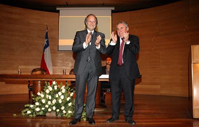 El Rector Ennio Vivaldi aseguró que en el país existe una necesidad de escuchar una voz autorizada, y que la Universidad de Chile está llamada a cumplir un rol central en el debate público.