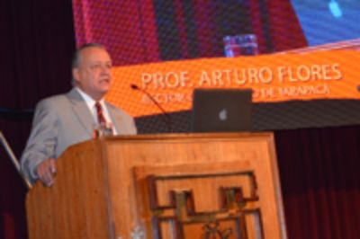 El Rector de la Universidad de Tarapacá, Arturo López, institución donde se realizó la presentación de este proyecto.