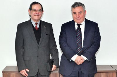  El embajador Rojas destacó el interés del Presidente de Costa Rica, Luis Guillermo Solís, por revitalizar los vínculos que existieron en el pasado entre ambos países.