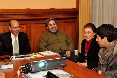 El equipo de la Universidad de Chile se reunió con representantes de la Universidad de Atacama, entre ellos, el Rector Celso Arias. 