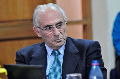 Sergio Bitar, ex ministro y uno de los representantes de la presidencia en el directorio de la Universidad de Chile.