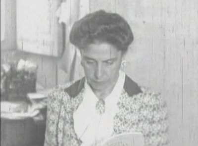 Amanda Labarca en el registro "Escuelas de verano" (1946).
