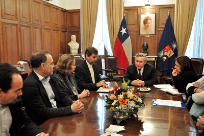 Los representantes de los planteles se reunieron para proyectar aún más su trabajo conjunto, con presencia de decanos de la U. de Chile