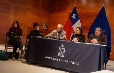 El panel del debate del Campus Juan Gómez Millas, realizado en el Auditorio José Carrasco Tapia. 