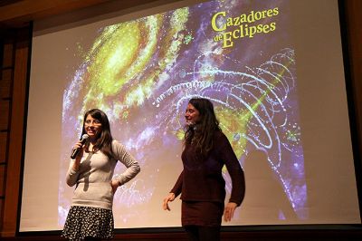 Los niños compartieron sus dudas con la astrónoma chilena Maritza Soto, quien descubrió recientemente un nuevo planeta. 