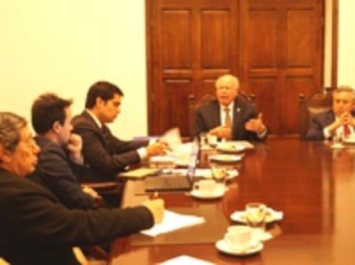 El Rector José Ramón Narro se reunió con los integrantes de la Mesa del Senado Universitario.