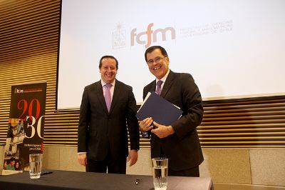 En el marco de esta actividad, la Facultad de Ciencias Físicas y Matemáticas firmó una alianza de colaboración con IBM.