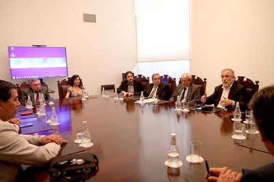 La reunión se llevó a cabo en la Casa Central de la U. de Chile