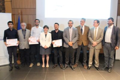 La ministra Saball premió a los ganadores del concurso "Plan Maestro Habitacional La Pampa Alto Hospicio", en compañía del Premio Nacional de Arquitectura, Teodoro Fernández.