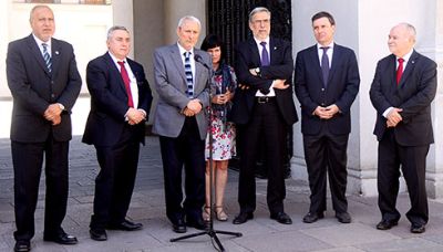 Ayer, los rectores del CRUCH se reunieron con la Presidenta Bachelet en el Palacio de La Moneda, donde sostuvieron una reunión en la que participó también la ministra Delpiano.