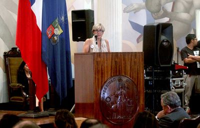 Lorena Fríes, directora del Instituto Nacional de Derechos Humanos, estuvo a cargo de la charla de esta ceremonia de conmemoración.