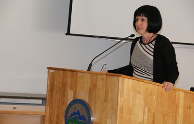 Roxana Pey, rectora de la Universidad de Aysén, destacó el hecho de que este convenio fortalecerá la vinculación con el medio y pertinencia del plantel que dirige.