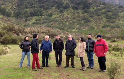 El sábado 14 de mayo se realizó la ceremonia en que la U. de Chile oficializó su solicitud para declarar como Santuario de la Naturaleza los terrenos de Quebrada de la Plata. 