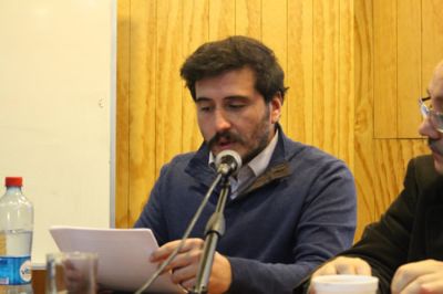 Jorge Navarro López, historiador, editor y académico del Instituto de Estudios Avanzados de la Usach, uno de los presentadores.