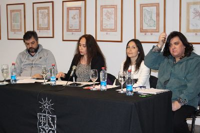De izquierda a derecha: Rodrigo Ruiz, Rebeca Silva, Carola Canelo y Valentina Verbal.