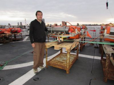 En 2014, Emilio Vera y Eduardo Contreras (en la foto), participaron en la instalación de 15 sismógrafos de fondo de mar entre las costas de Arica y Tocopilla. 