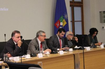 El equipo directivo del CEv presentó las normas específicas del reglamento ante el Consejo Universitario.