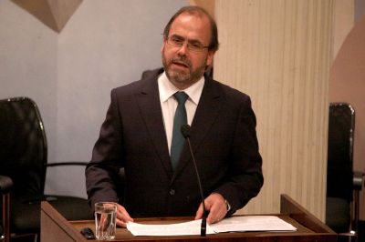 El ministro de Obras Públicas, Alberto Undurraga, ofreció unas palabras en la ceremonia en nombre de la Presidenta Bachelet. 