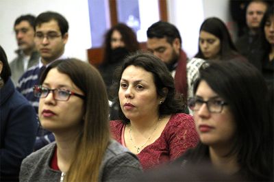Durante 16 semanas 190 funcionarios de la U. de Chile estudiarán inglés como parte de un programa impulsado por la Dirección de Recursos Humanos de la institución.