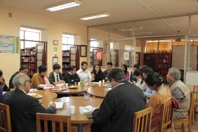 En las reuniones de planificación y coordinación participan académicos de la universidad, profesores/as del Liceo, apoderados/as y estudiantes.