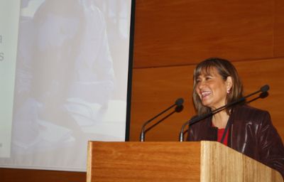 La directora de Pregrado de la Facultad de Odontología, Prof. Nora Silva fue la anfitriona en la reunión de mayo.