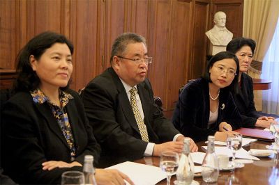 El vicepresidente de la institución asiática, Chen Li, señaló que existen múltiples desafíos globales sobre los cuales canalizar la cooperación entre ambos países.