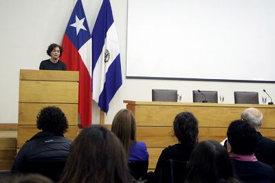 El encuentro fue organizado en conjunto entre la Casa de Bello y la Embajada de El Salvador.